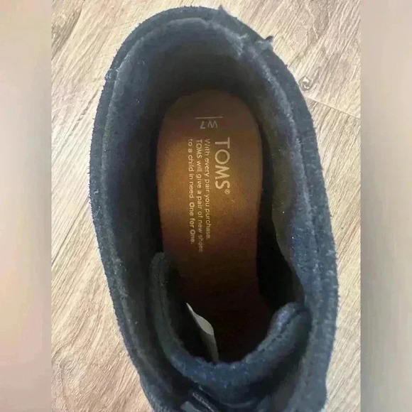 TOMS Black Wedge Ankle Boots Women's Size 7 Lace-Up Minimal Wear Leather Comfy - Picture 7 of 13